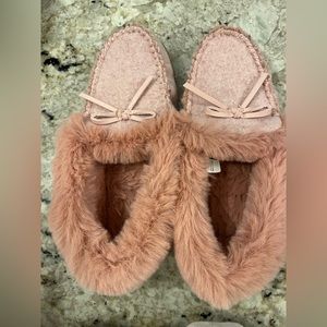J crew factory pink slippers size 7.  Love them a lot but too small for me. New